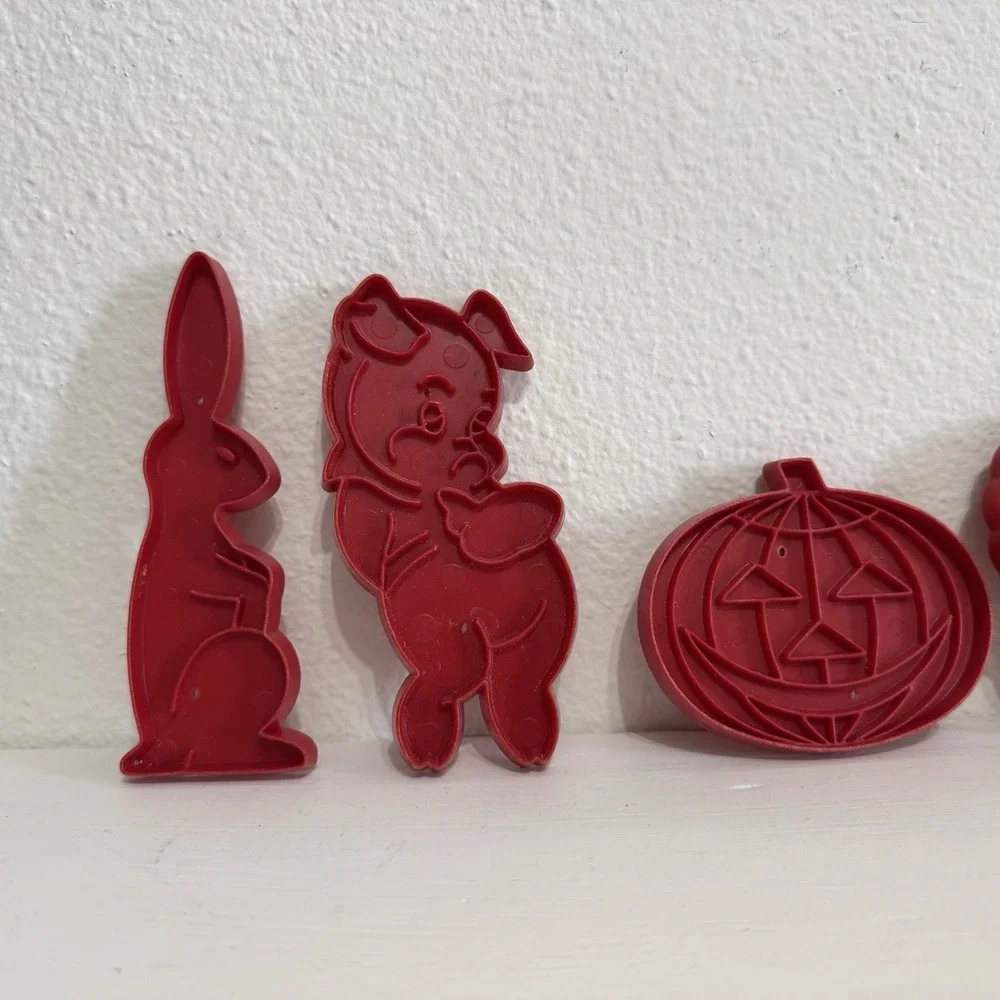 Vintage Tupperware Red Plastic Cookie Cutters 1970's Halloween‎ Easter Birthday
